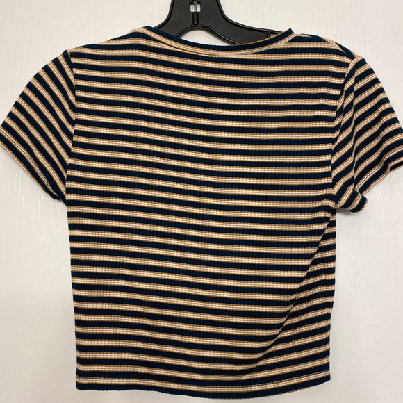 Tie off slightly cropped t-shirt - Picture 3 of 3